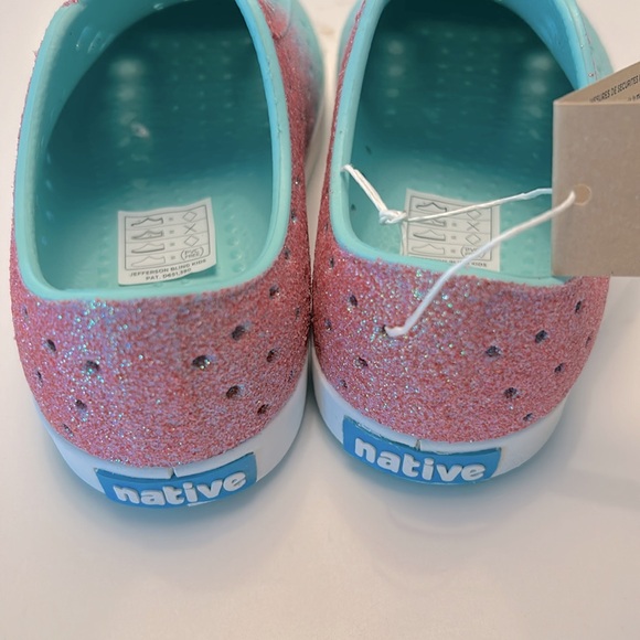 Native Shoes - Picture 3 of 5